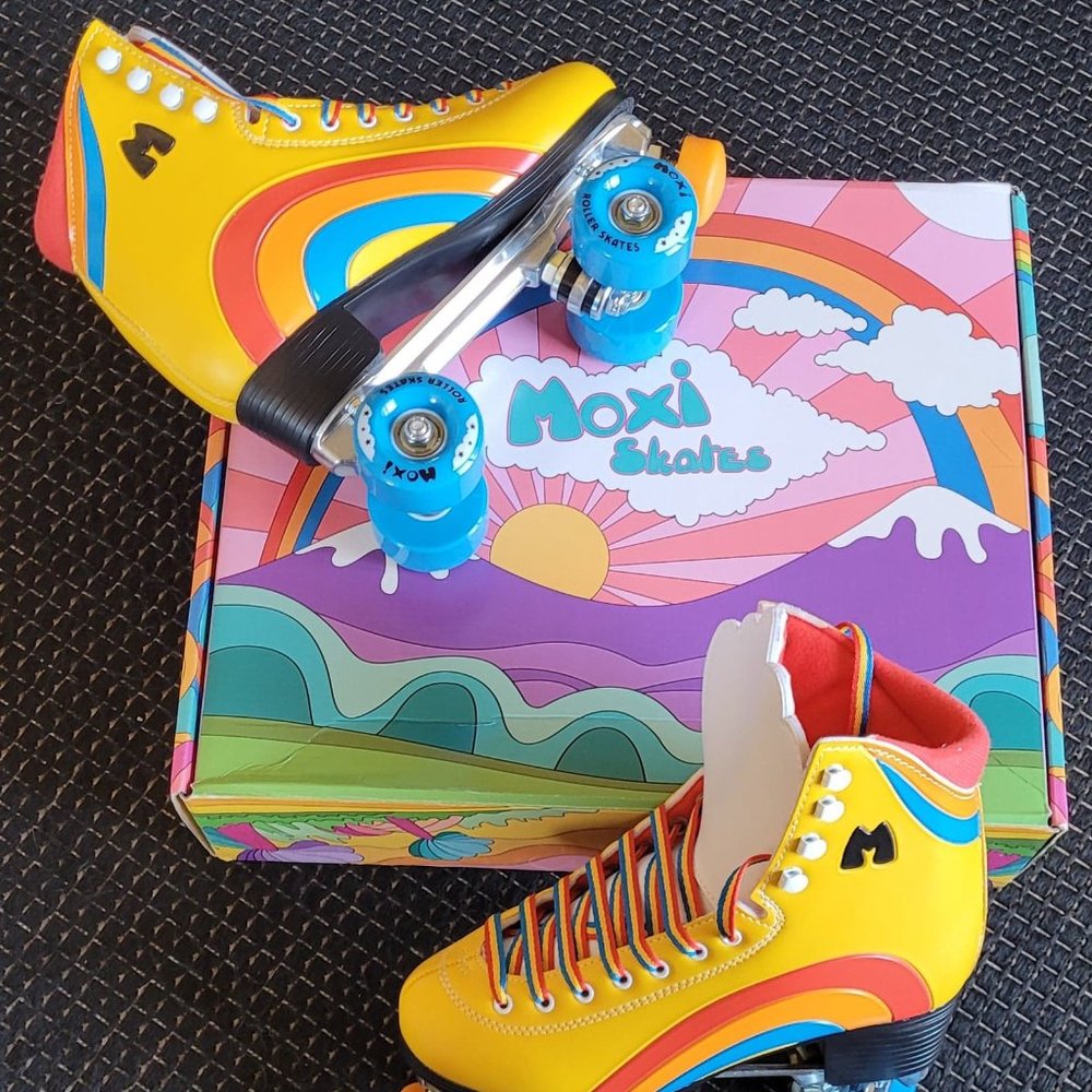 Moxie Rainbow Rider Sunshine Yellow Roller Skates